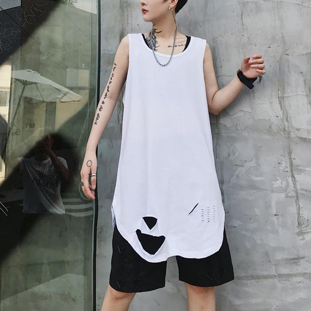 Summer Clothing Trends For Men 2026 - قميص بدون أكمام للرجال بتصميم ممزق